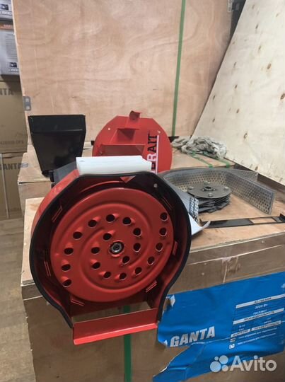 Зернодробилка (для зерновых и корнеплодов)