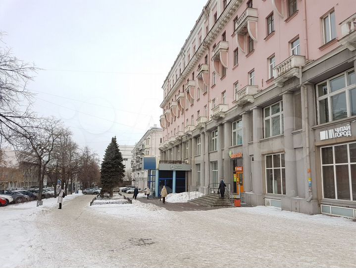 Магазин, Свободного назначения, 317.9 м²