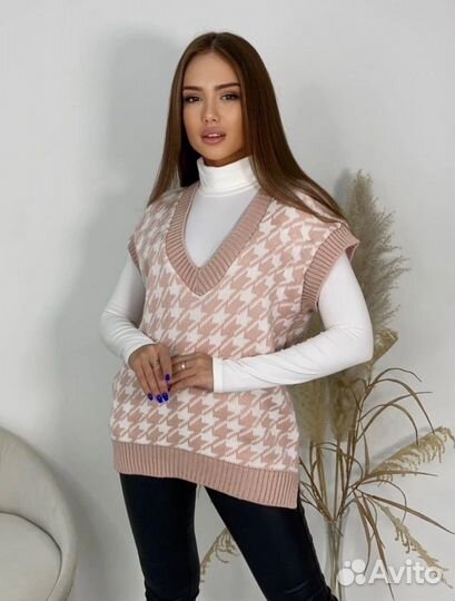 Жилет вязаный женский