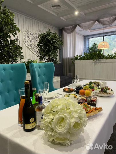 Официант с проживанием