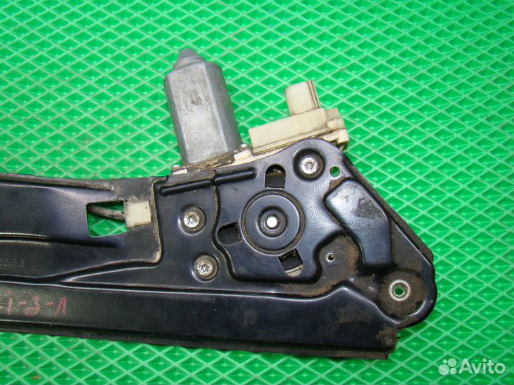 Задний левый стеклоподъёмник BMW 7 E65 бмв 7 Е65