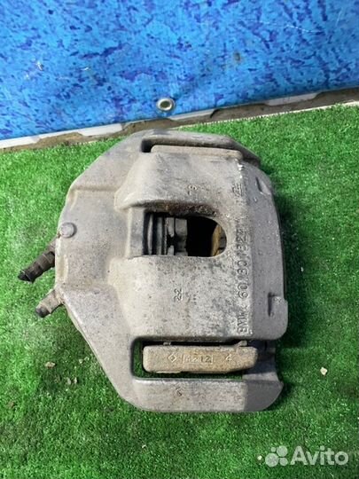 Суппорт тормозной передний левый Bmw 7 E65 N62B36A