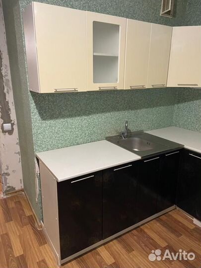 Кухонный гарнитур и газовая плита бу