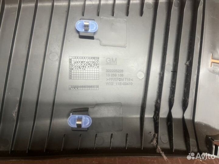 Обшивка стойки кузова правая Opel Astra J