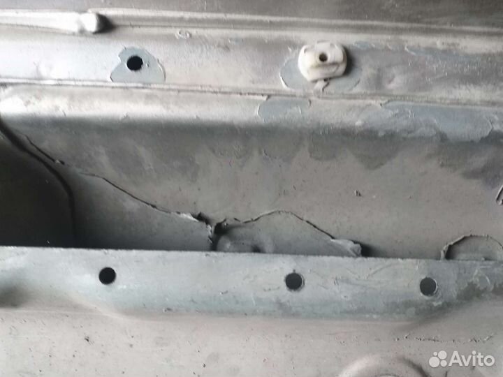 Капот Митсубиси Паджеро