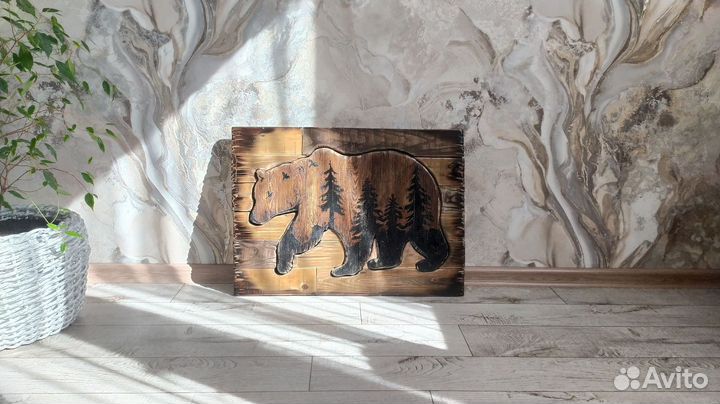 Картина из дерева медведь
