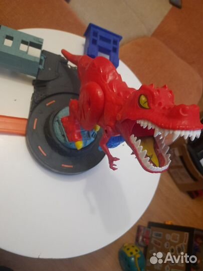 Трек Hot wheels сити Яростный Ти-Рекс