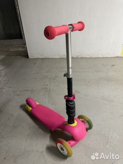 Детский самокат со светящимися колёсами