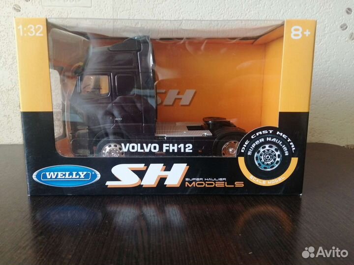 Модель volvo 1/32