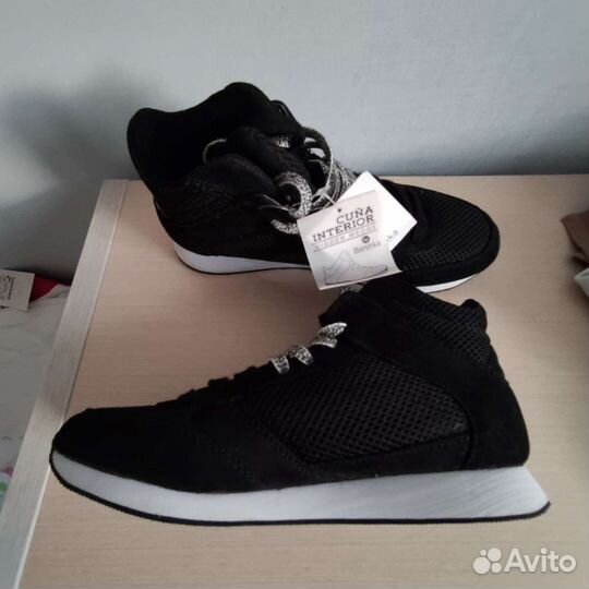 Новые кроссовки