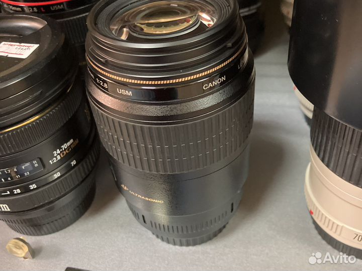 Объектив Canon EF 100mm f/2.8 Macro USM