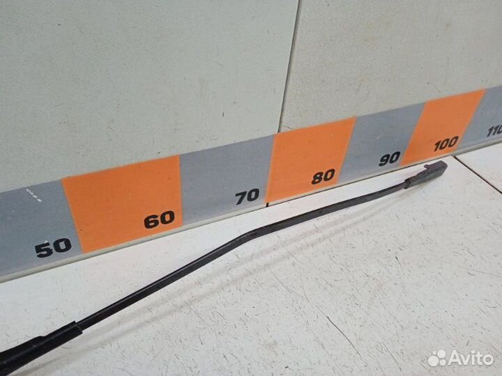 Поводок стеклоочистителя передний правый Opel