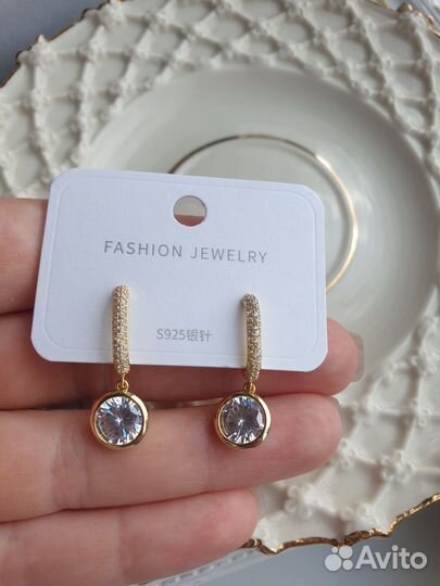 Серьги с цирконами покрытие золото