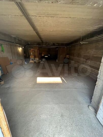 Гараж, > 30 м²