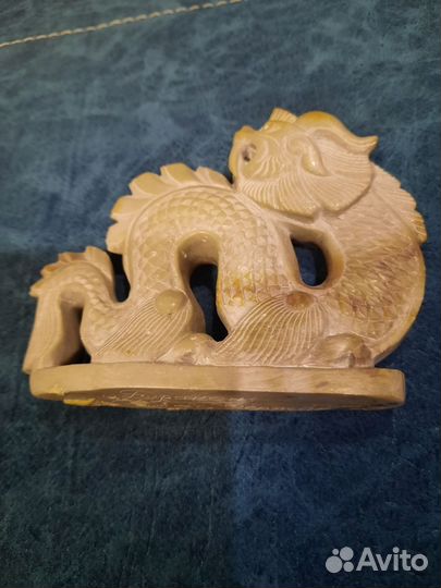 Дракон, резьба по камню