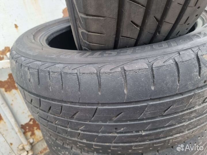 Bridgestone Playz PX-RV 215/50 R17 95