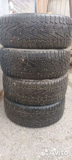 Pirelli Formula Ice 215/50 R17