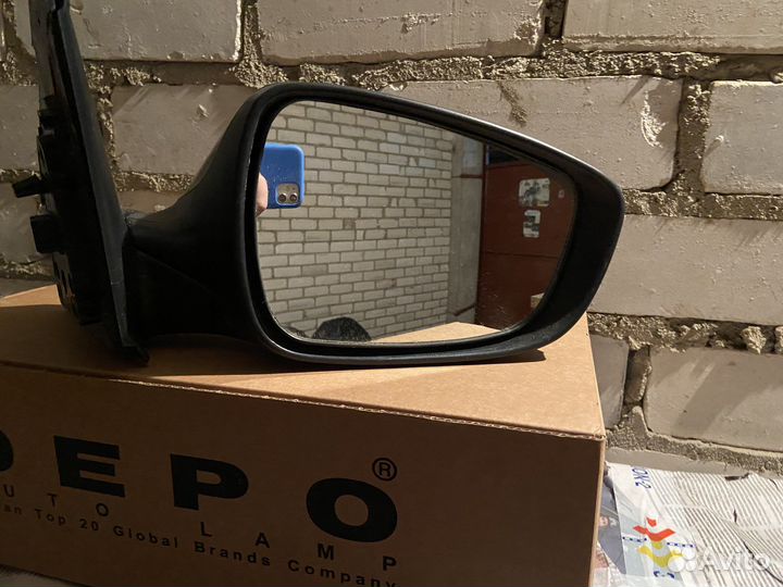 Боковое зеркало на hyundai solaris 1