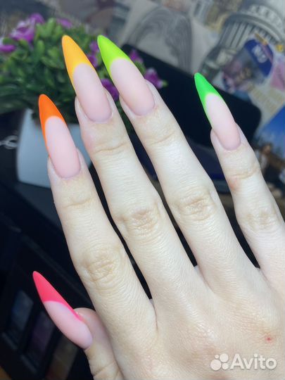 Модель на маникюр / наращивание