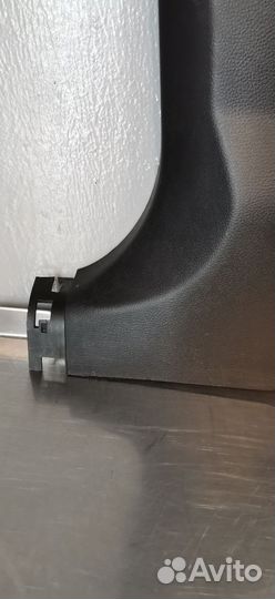 Обшивка средней стойки левая Ssangyong Actyon