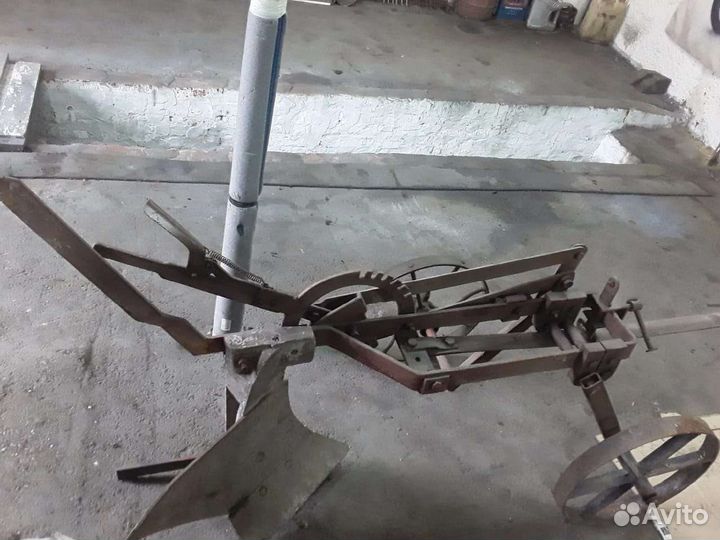 Конный плуг