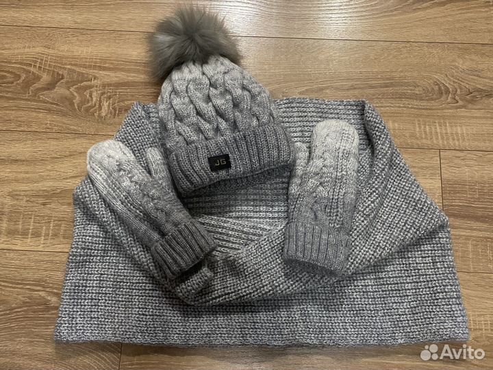 Шапка, снуд и варежки