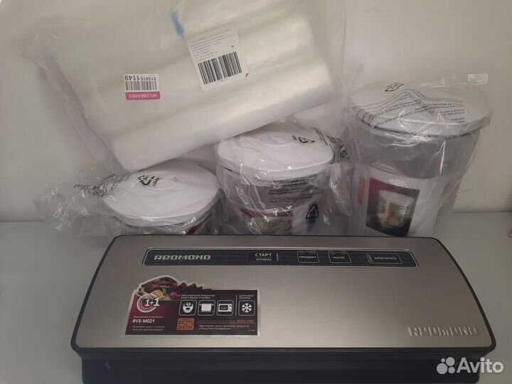 Вакуумный упаковщик (вакууматор) Redmond