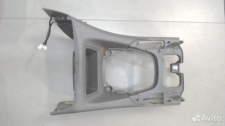 Консоль салона Toyota Sequoia, 2001