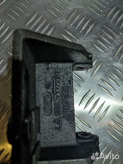 Кронштейн генератора DAF 1325187