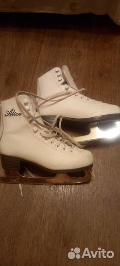 Коньки девочке 34р