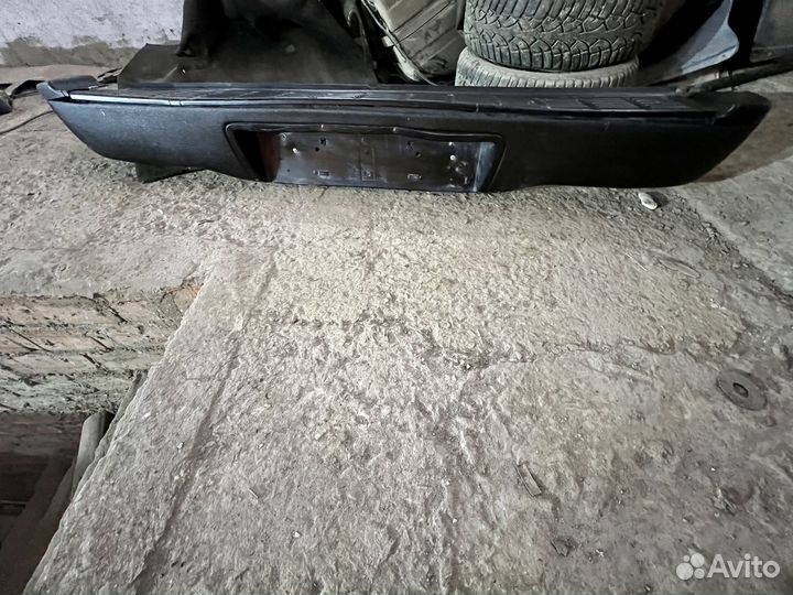 Задний бампер toyota hilux