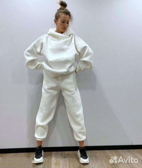 Спортивный костюм новый