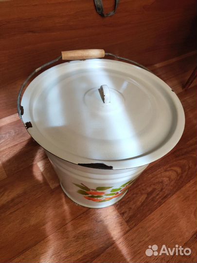 3 кастрюли алюминиевые и ведро эмалированное