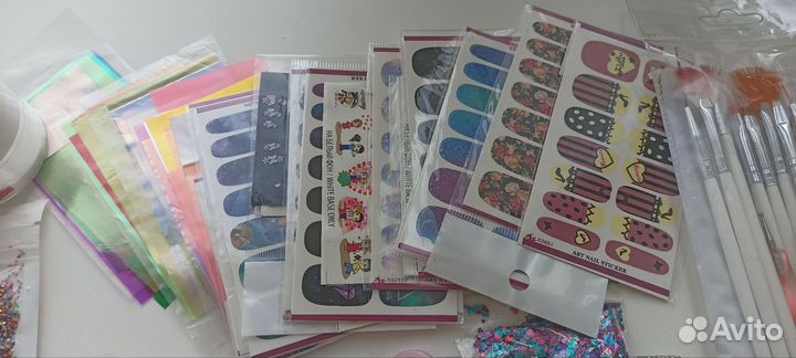 Блёстки стразы втирки наклейки для маникюра