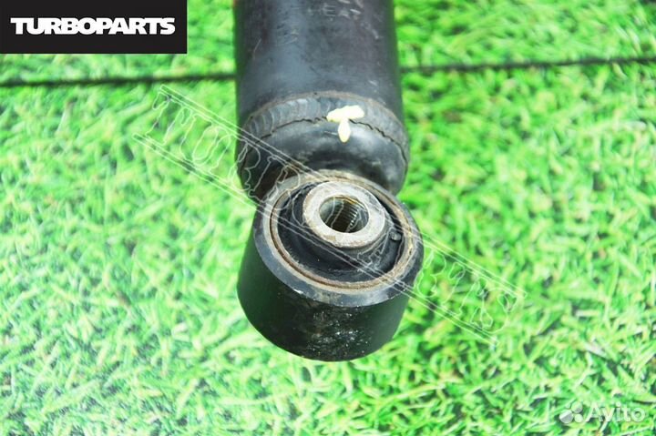 Стойка подвески передняя Toyota Mark 2 JZX110