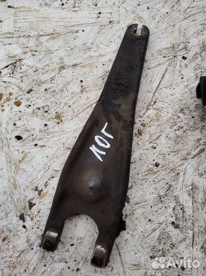 Вилка выжимного подшипника Логан