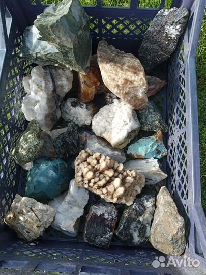 Камни и минералы коллекция