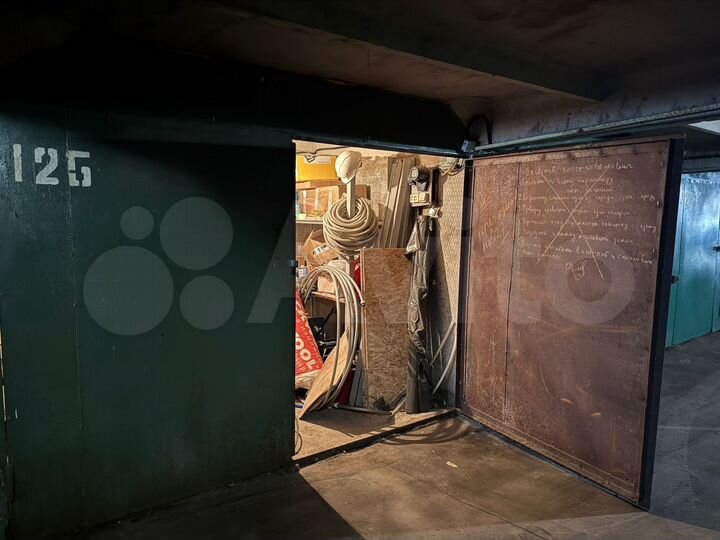 Гараж, > 30 м²