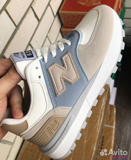 Кроссовки женские new balance