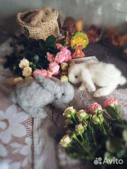 Зайчик вязаный