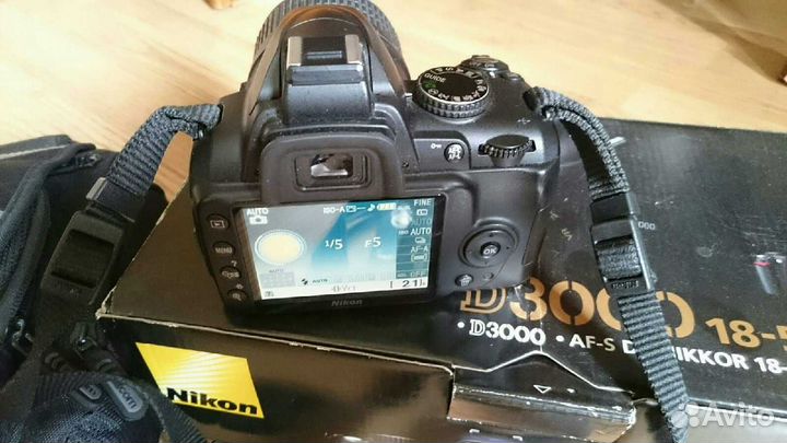 Зеркальный фотоаппарат Nikon D3000