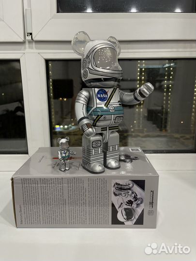 Фигурка bearbrick Nasa астронавт