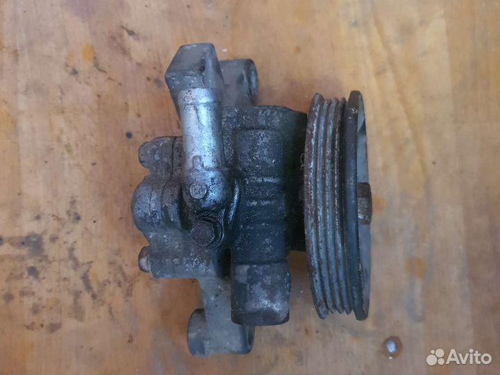 Насос гур Honda CR-V 1 (56110P3F013)