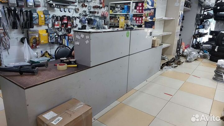 Компьютерный стол / прилавок