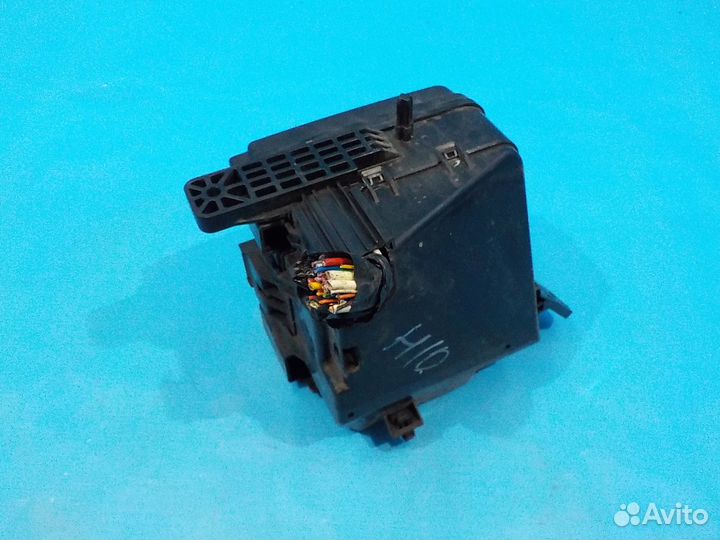 Блок предохранителей под капотом KIA Ceed (ED) 200