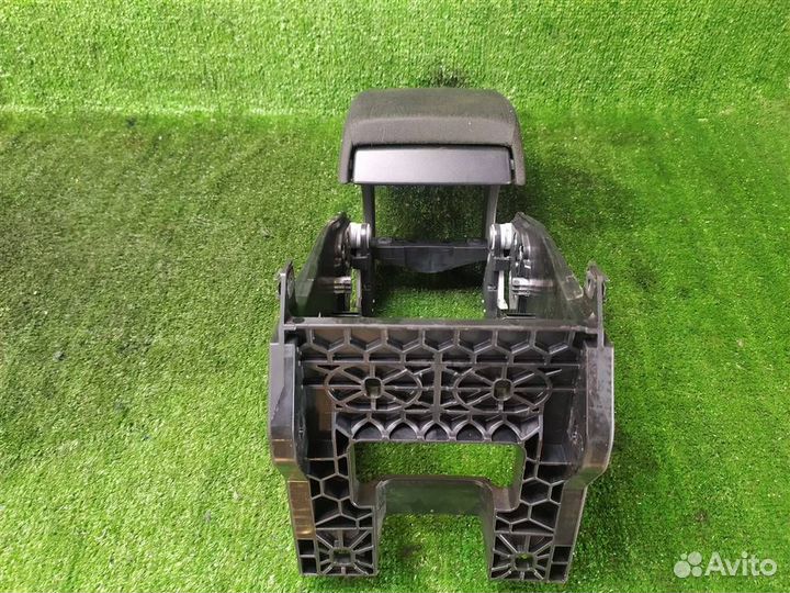 Подлокотник Skoda Octavia A5 (1Z) (2004-2013)