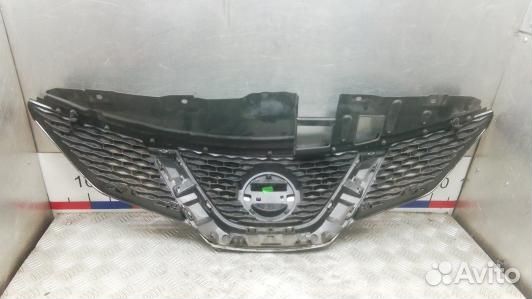 Решетка радиатора nissan qashqai J11 (DEA17G101)