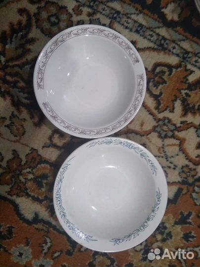 Для интерьера тарелки разные