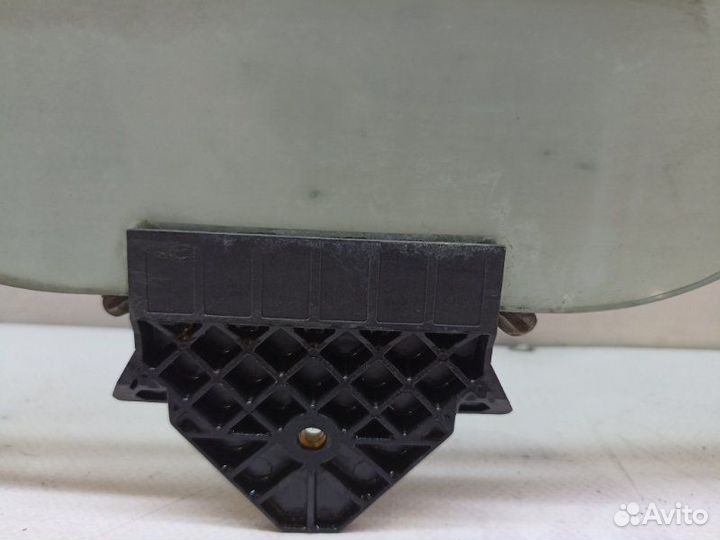 Стекло заднее левое Audi A8 D3 BVJ