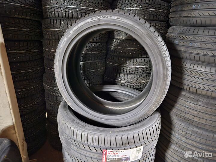 RoadX RXQuest SU01 255/40 R21 102Y